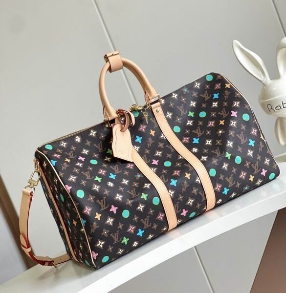L X V travelling bag 45X27X20cm