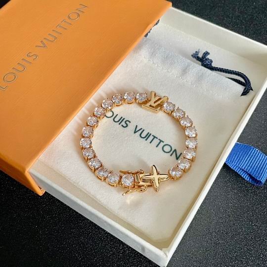 L X V BraceletsSUNGLASSES
