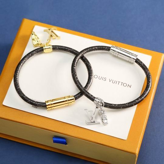 L X V BraceletsSUNGLASSES