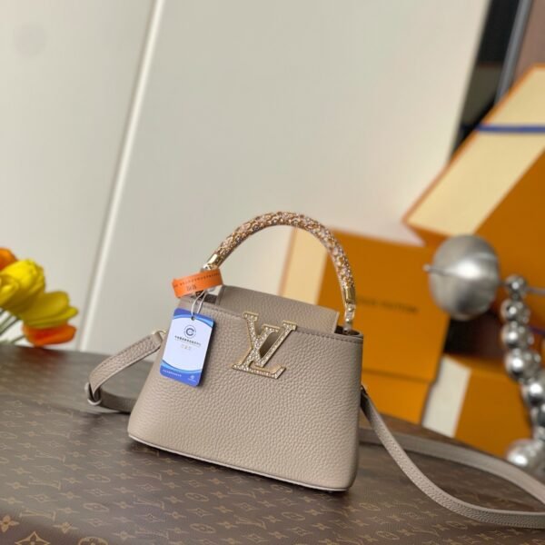 L X V CAPUCINES BB SIZE:21x13.6x8cm（Multiple colors）
