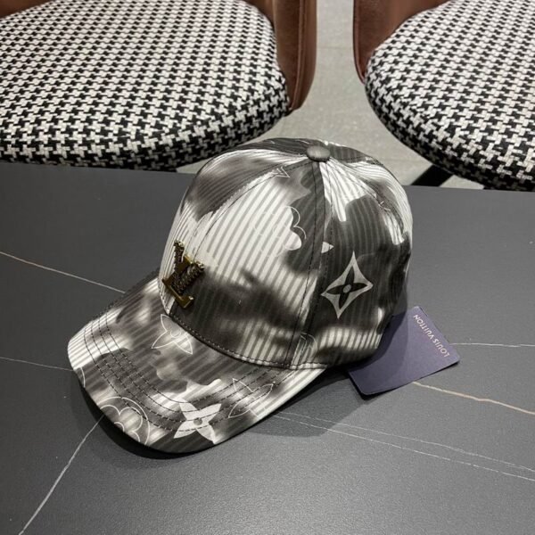 L X V Cap(Multiple colors)SUNGLASSES