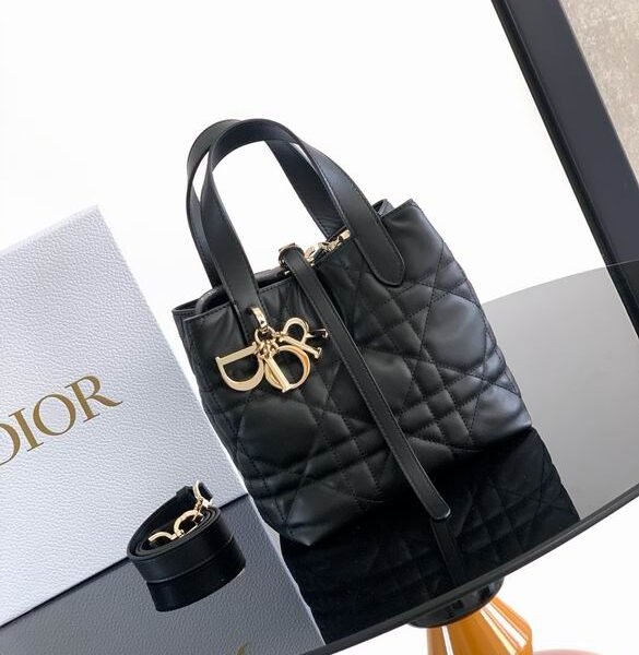 DR Handbag 18.5X18.5X12cm(Multiple colors)