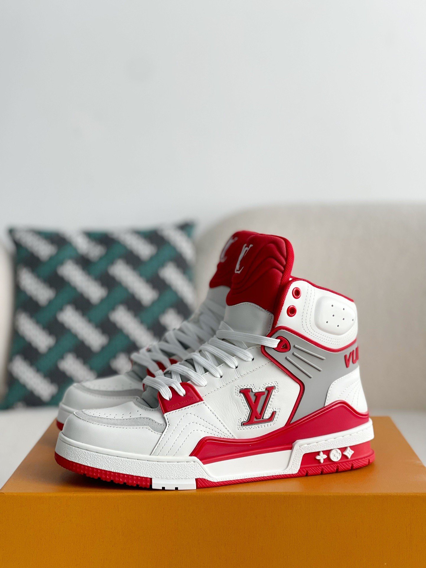 L X V TRAINER SNEAKERSSUNGLASSES