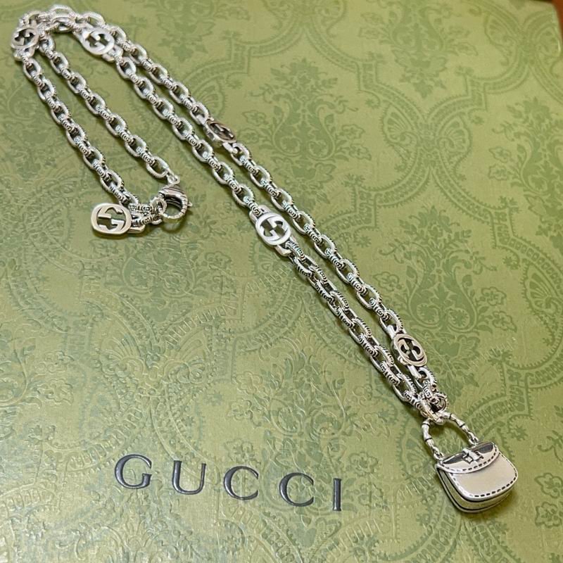 GUC necklaceSUNGLASSES
