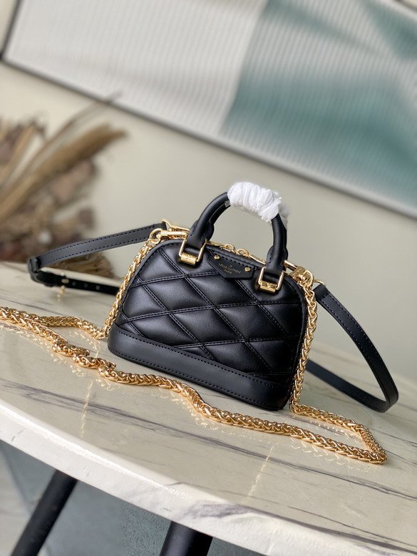 L X V Handbag 18x12x8cm
