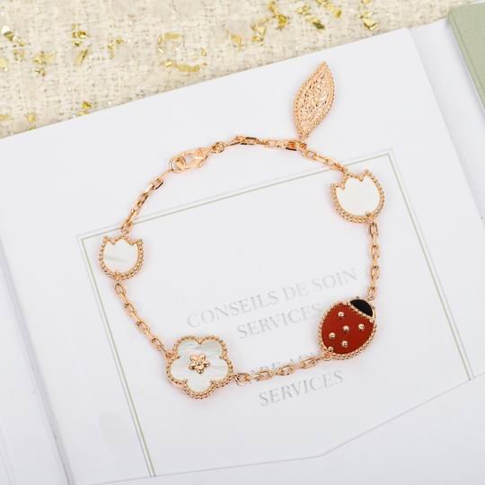 VanCleeArp BraceletsSUNGLASSES