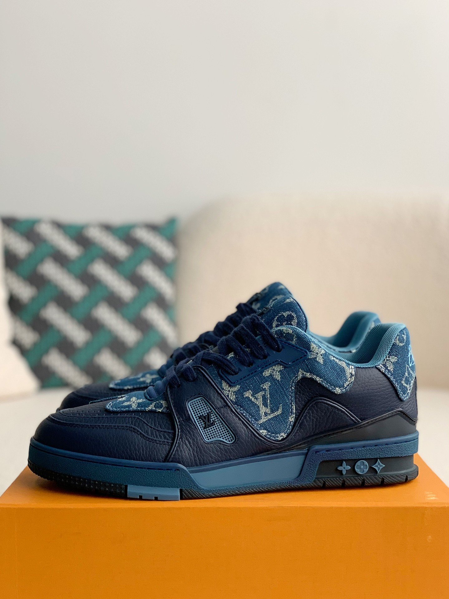 L X V TRAINER 1A9IQ5SneakersSUNGLASSES