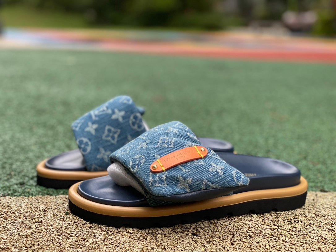 L X V SLIPPERSSUNGLASSES