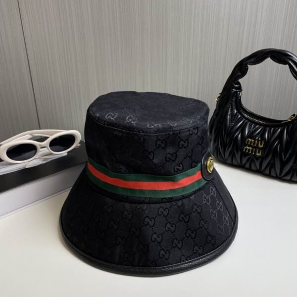 GUC hatSUNGLASSES
