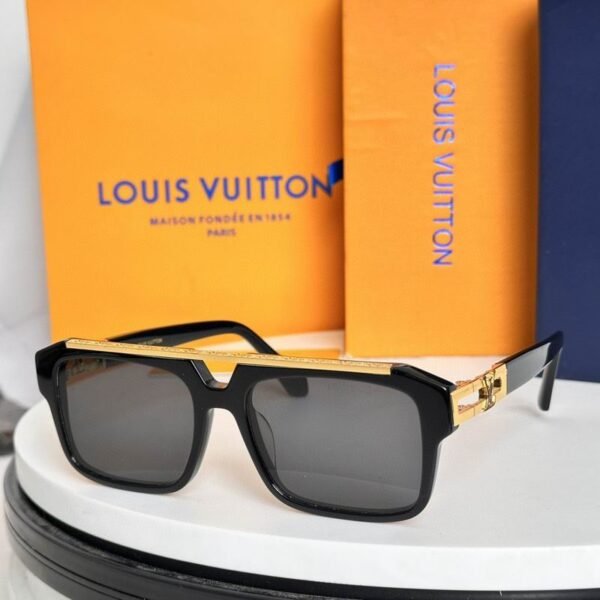 L X V SunglassesSUNGLASSES