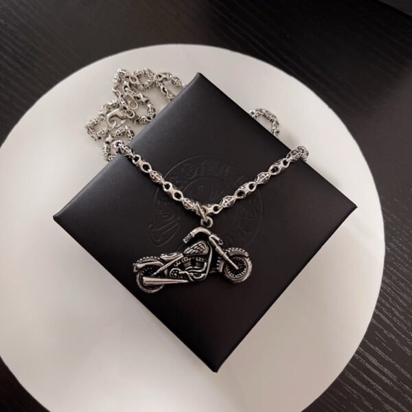 Chrome H NecklaceSUNGLASSES