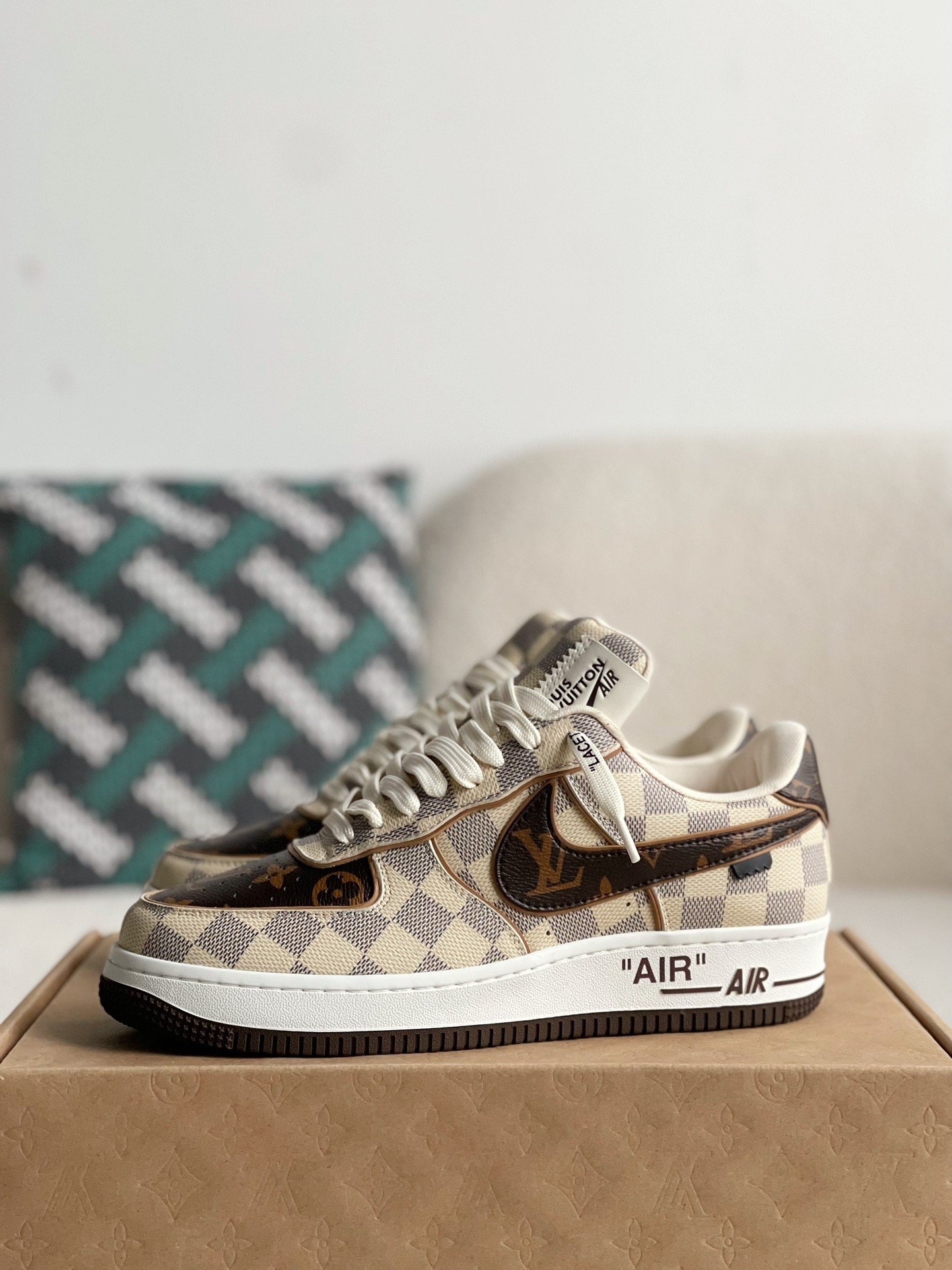 NK x L X V Trainers SneakersSUNGLASSES