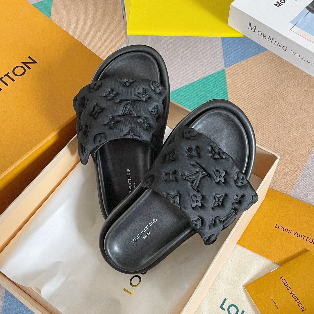 L X V SLIPPERSSUNGLASSES