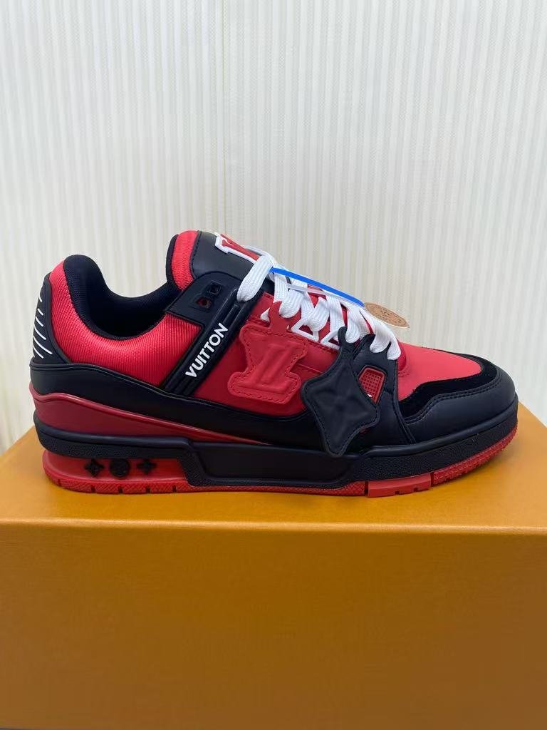 L X V TRAINER SneakersSUNGLASSES