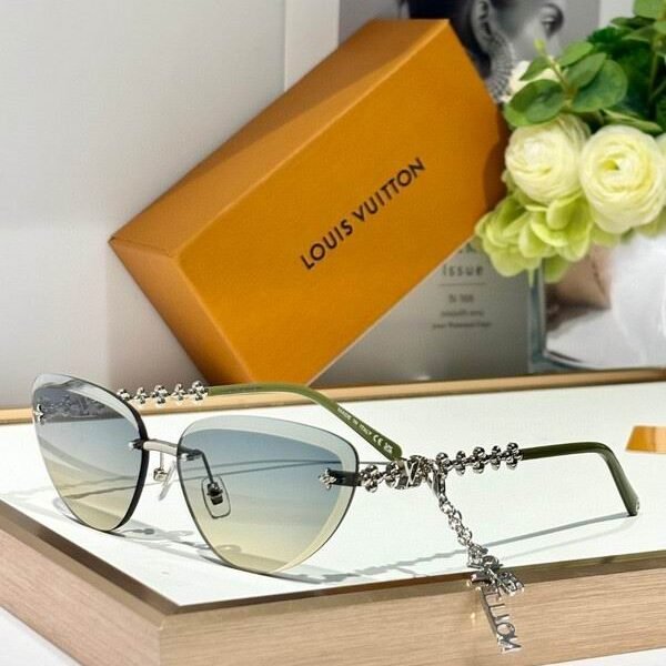 L X V SunglassesSUNGLASSES