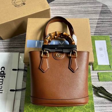 GUC Shoulder bag 22x20.5x11.5cm