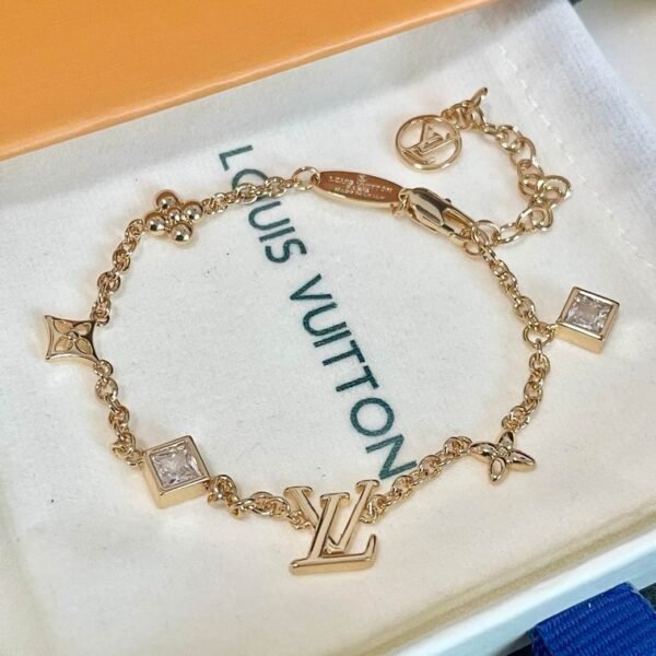 L X V BraceletsSUNGLASSES