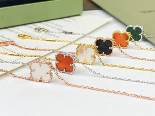 VanCleeArp BraceletsSUNGLASSES