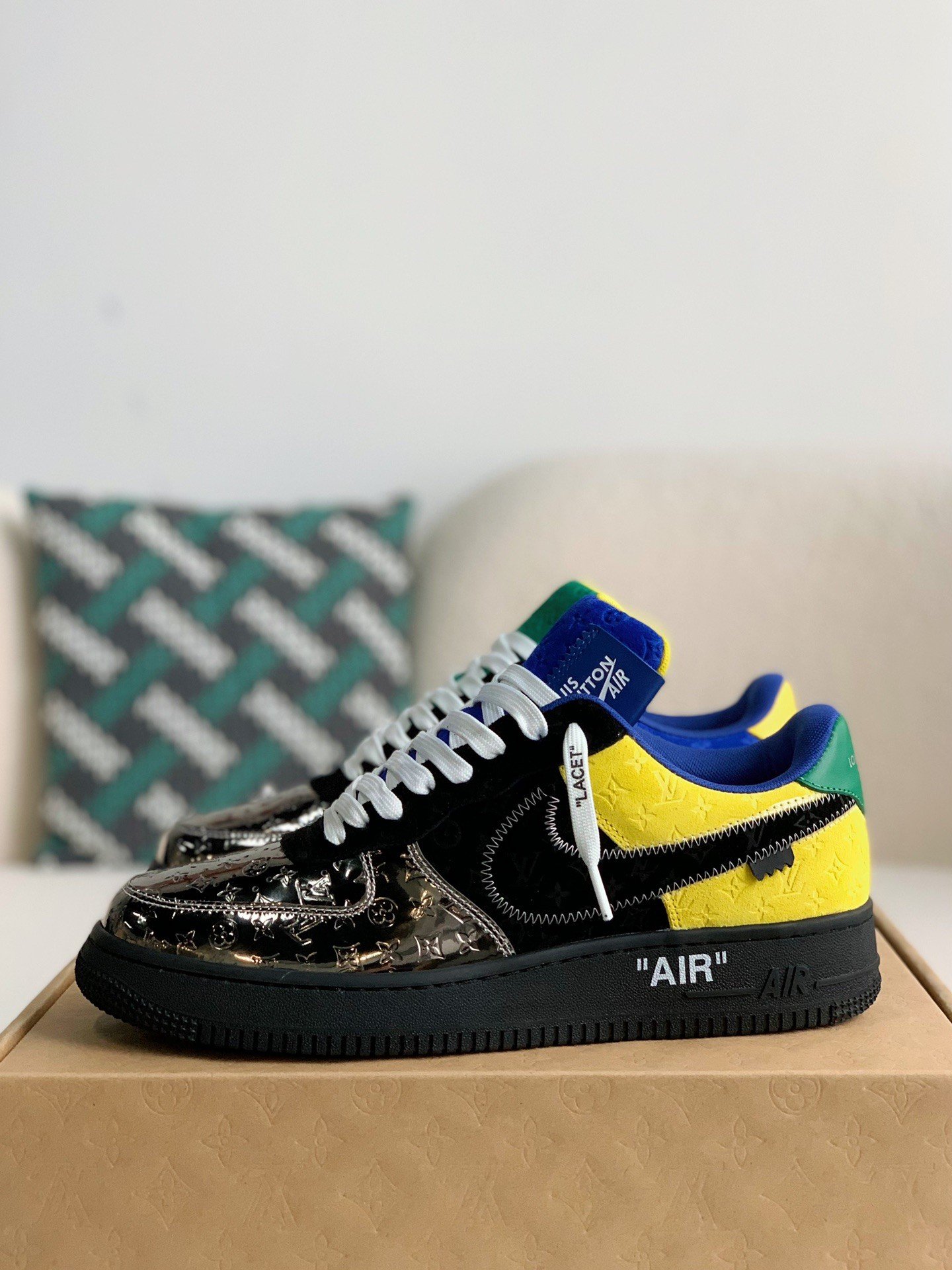 L X V X NK AIR FORCE 1 SneakerSUNGLASSES