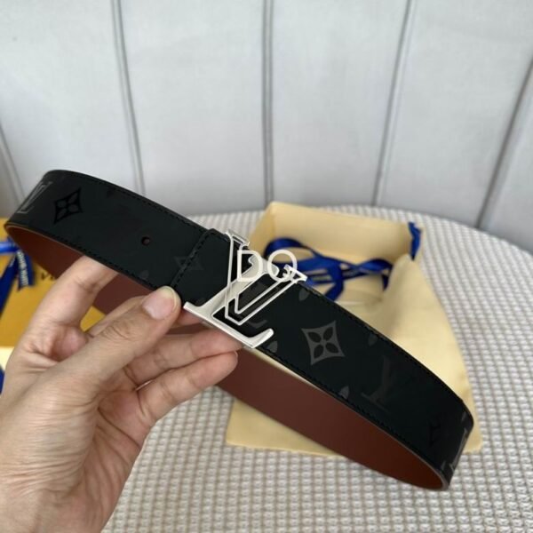 L X V Belt