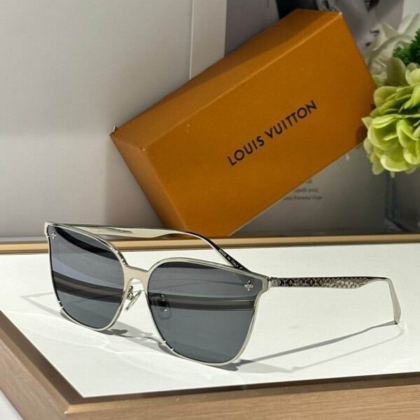 L X V SunglassesSUNGLASSES