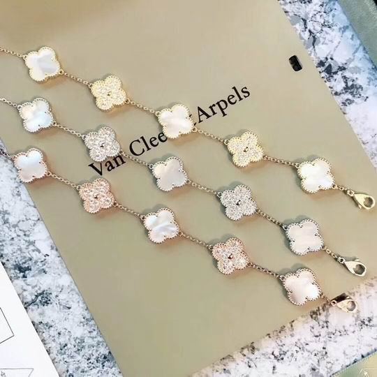 VanCleeArp BraceletsSUNGLASSES