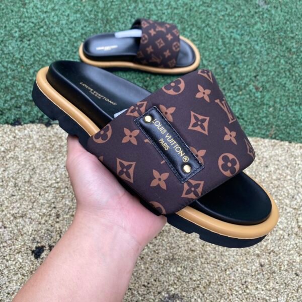L X V SLIPPERSSUNGLASSES