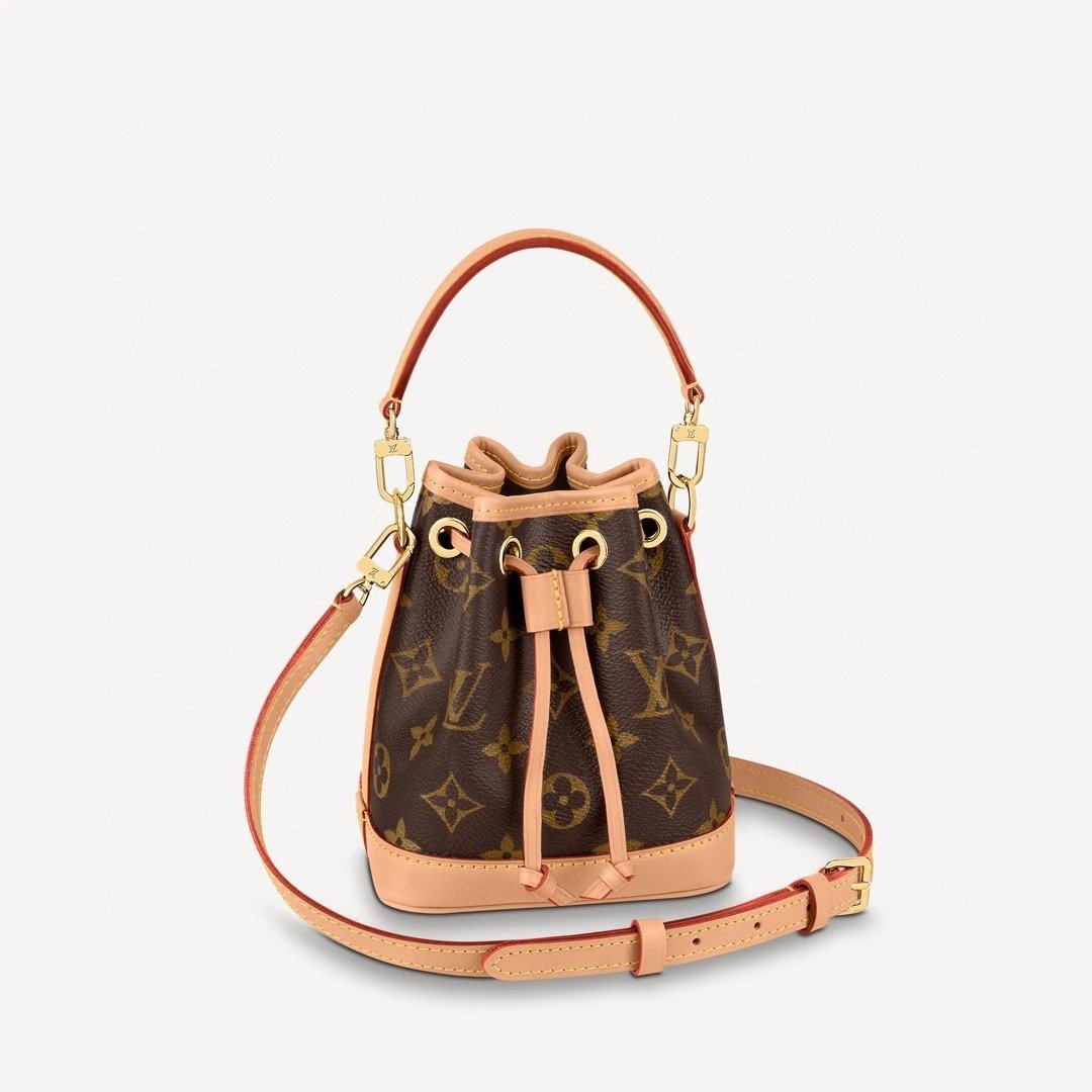 LV M10079 Nicolas Ghesquière AW2022 Camera Box Hard-Sided Handbag