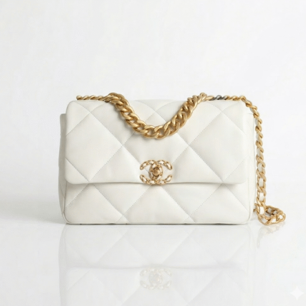 AS1161 Chanel 19 Flap Bag White Lambskin Mixed-Metal Hardware (26*9*16mm)