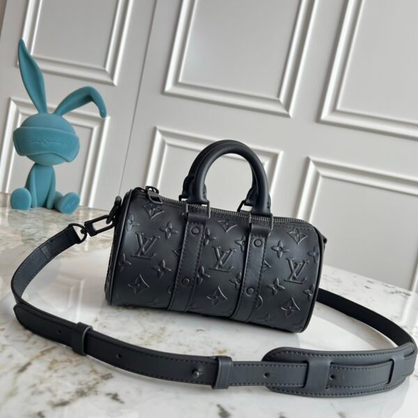 LouisV M57960 Keepall XS Monogram Seal (21x12x9cm)
