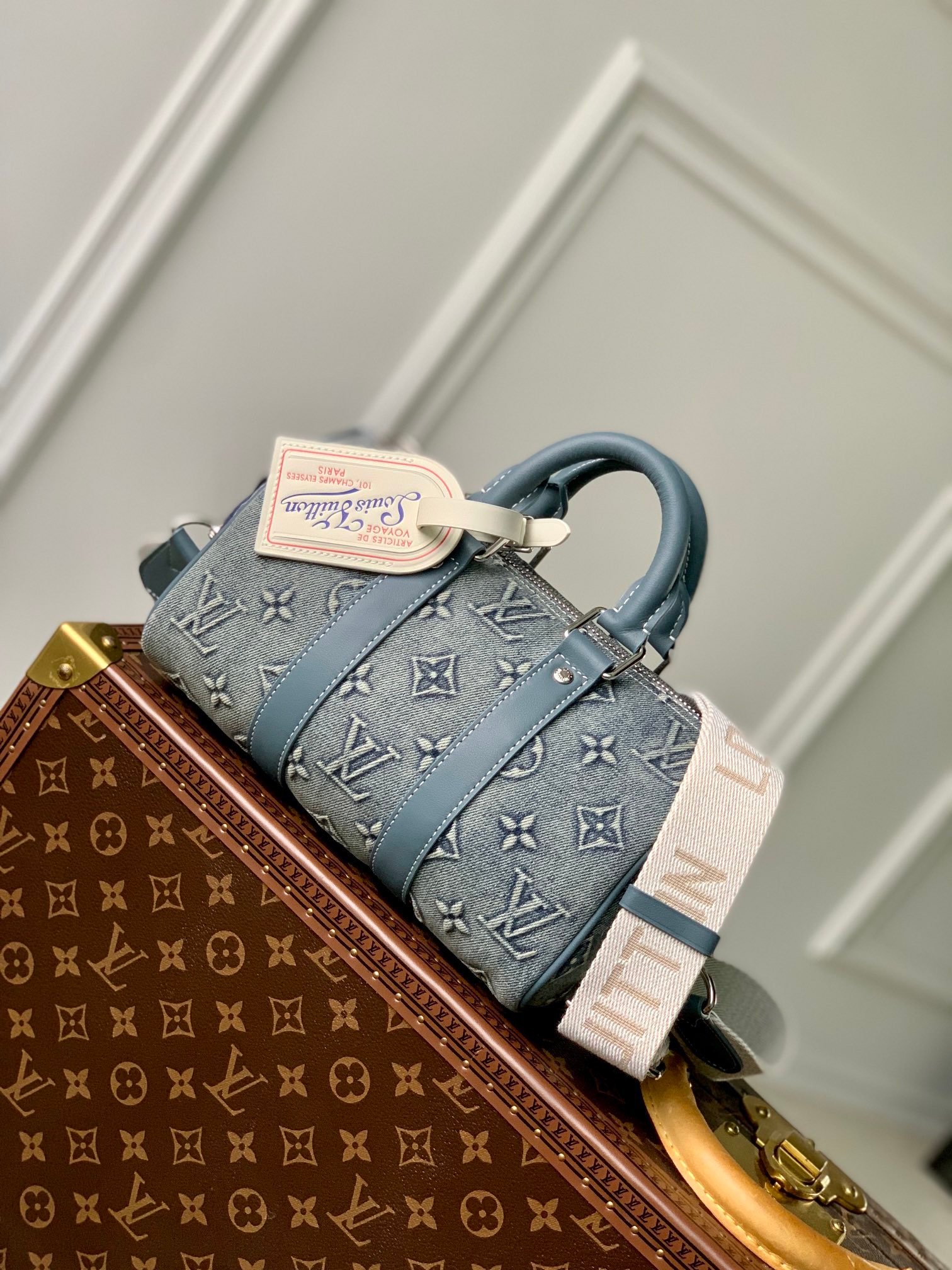 LouisV M22762 Keepall Bandoulière 25 Monogram Washed Denim (25x15x11cm)