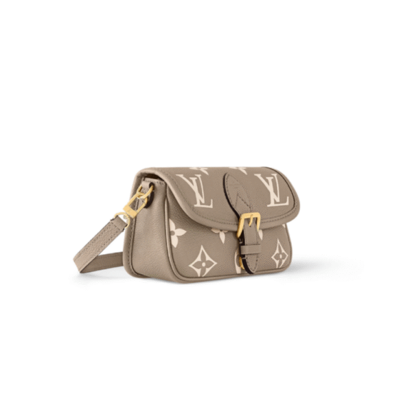 M83300 LouisV Nano Diane Bag – 19 × 10.5 × 6 cm